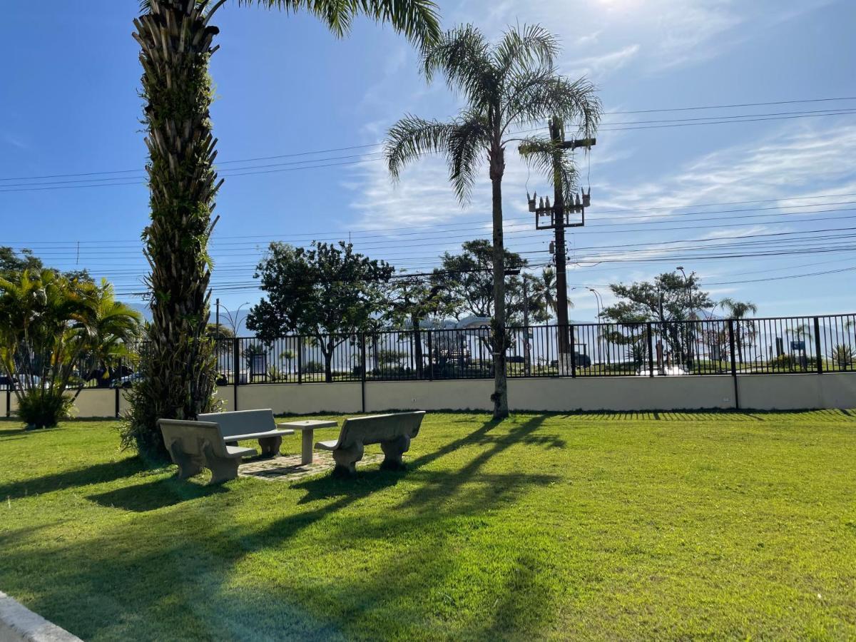 Apartamento Ubatuba, Itagua, Bem Localizado, Duas Vagas De Garagem ภายนอก รูปภาพ